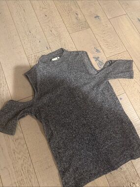 Gap Cold-Shoulder Ribbed Knit Sweater - Gray